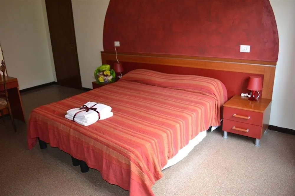 Villa Gioia Milan 2*,